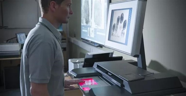 انگشت نگاری DNA: کاربردها، روش‌ها و نقش آن در پزشکی قانونی