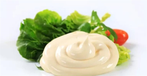 امولسیفایر چیست؟ تعریف، عملکرد و کاربردهای مواد امولسیون‌ساز