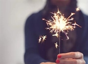 راز درخشش فشفشه: شیمی آتش‌بازی بی‌خطر!