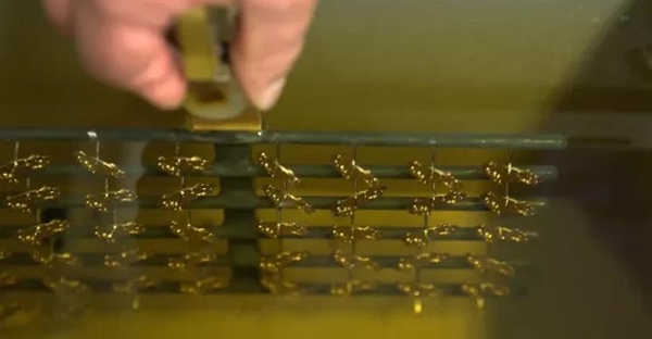 تاریخچه آبکاری: از کشف بروناتلی تا انحصار الکینگتون