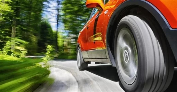 آیا نیتروژن برای لاستیک خودرو بهتر است؟ مزایا و معایب باد نیتروژن