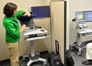 لپ‌تاپت رو حرفه‌ای تنظیم کن: راهنمای ارگونومی دسکتاپ با لپ‌تاپ