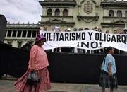 الیگارشی چیست؟ تعریف، ویژگی‌ها و مثال‌های حکومت اقلیت