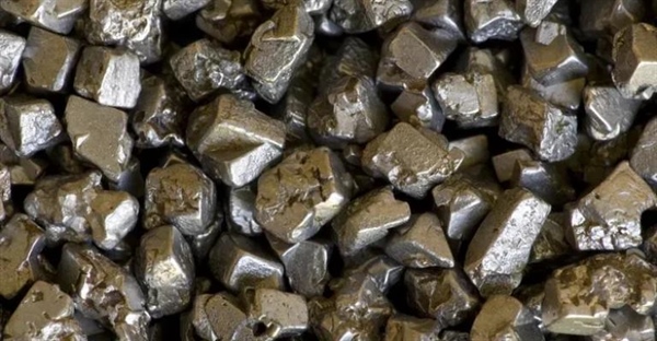 ویژگی‌های فلزات: راهنمای جامع خواص و کاربردها