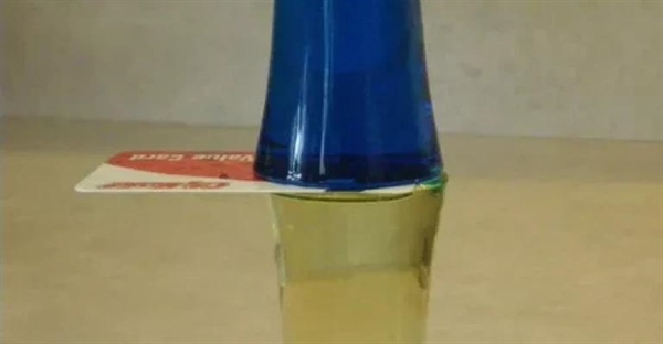 ترفند جادویی جا به جایی مایعات: آموزش آزمایش علمی ساده و جذاب