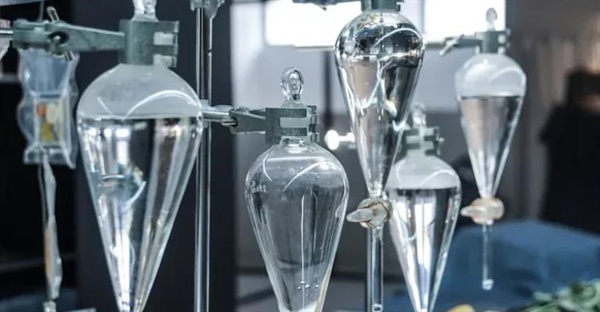 آزئوتروپ چیست؟ تعریف، انواع و مثال‌های کاربردی