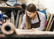 سیر تحول پارچه و نساجی: از الیاف طبیعی تا لباس‌های مدرن