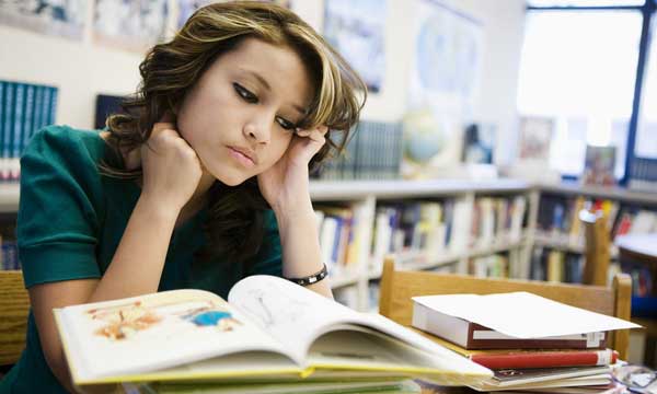 آموزش انگلیسی در حال خواندن مقاله