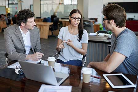 توجه داشته باشید که بعضی از کلمات همانطور که نوشته می شوند تلفظ می شوند