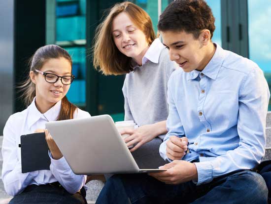 در حال همکاری برای یادگیری