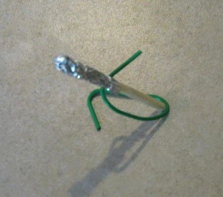 موشک کبریت با سکوی پرتاب گیره کاغذ