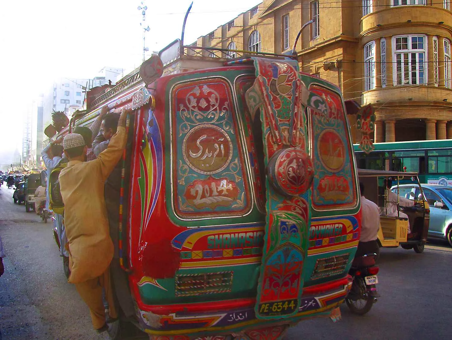 کراچی، پاکستان: 15,400,000