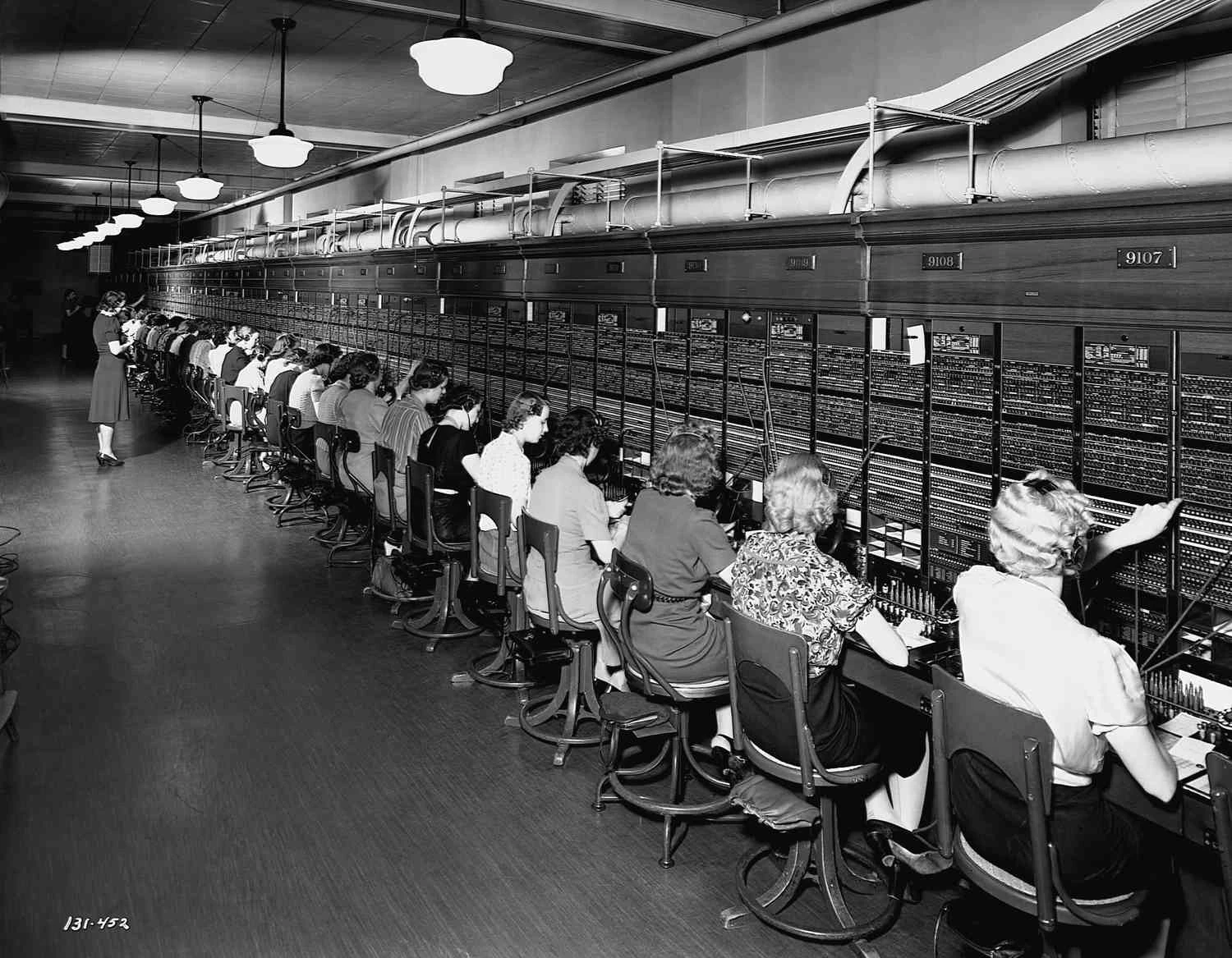 زنان در حال کار در دهه 1930