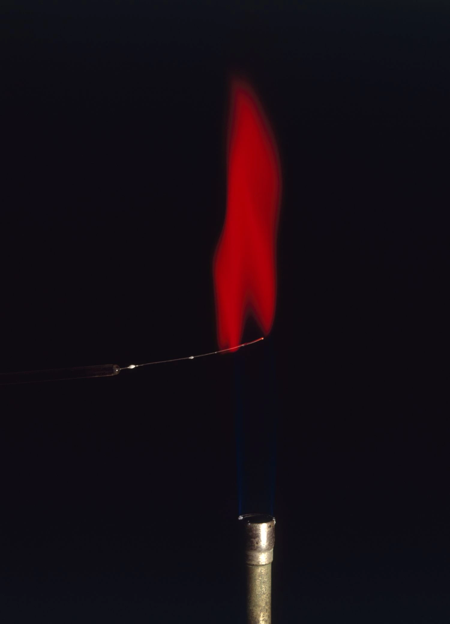 استرانسیم: قرمز | آزمون شعله