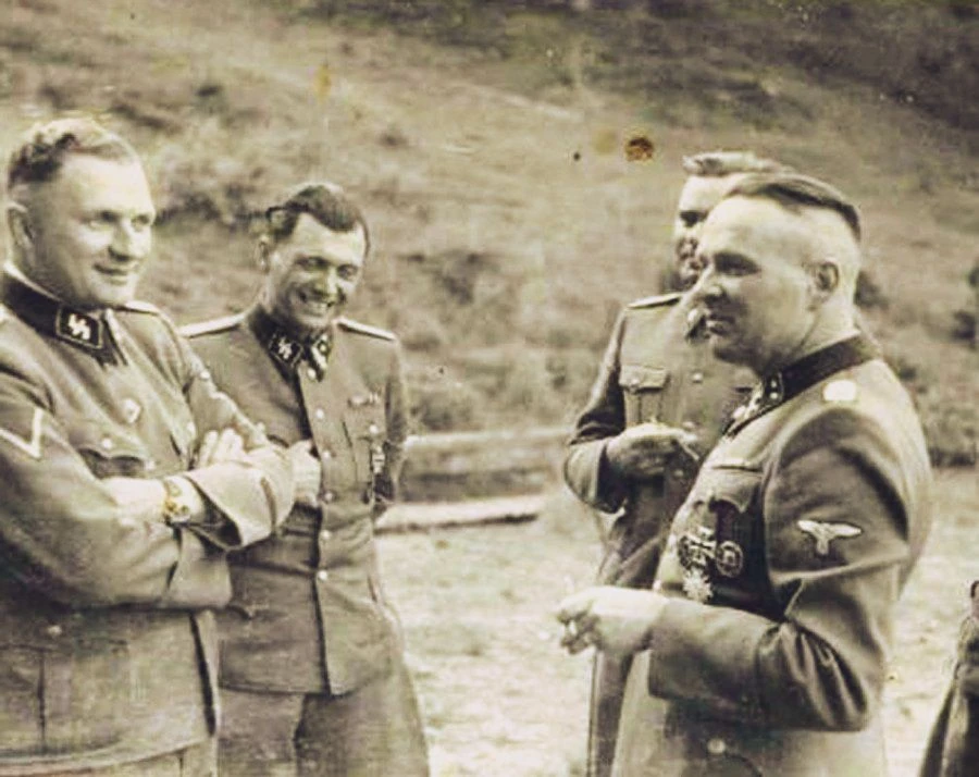 منگله و دیگر نازی ها