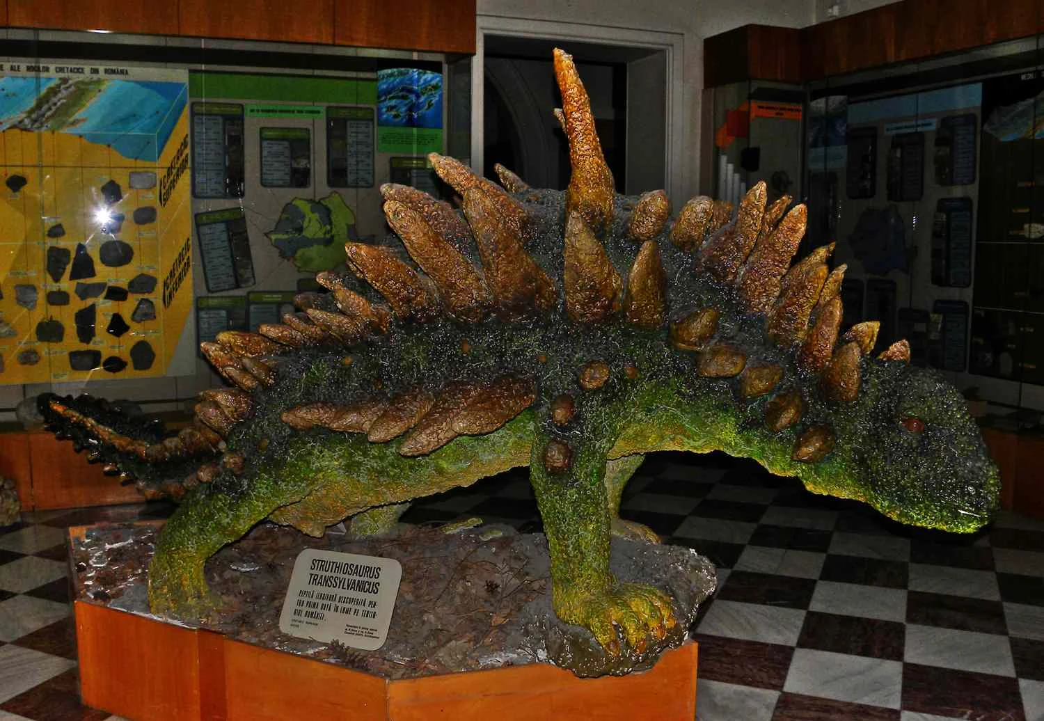 مدلی از استروتیوسوروس در نمایش