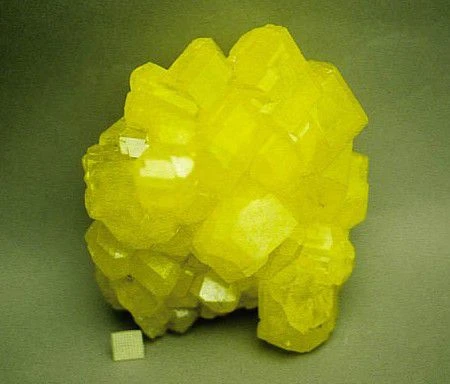 Crystals of the nonmetallic element sulfur.