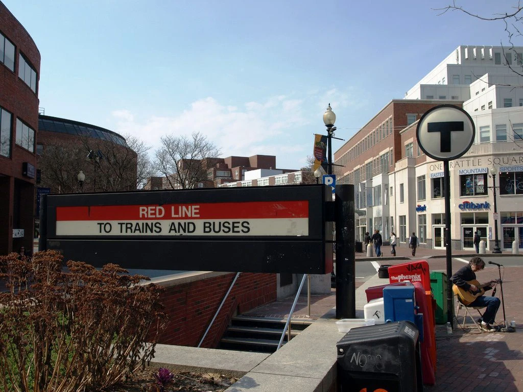 خط قرمز MBTA در کمبریج، ماساچوست