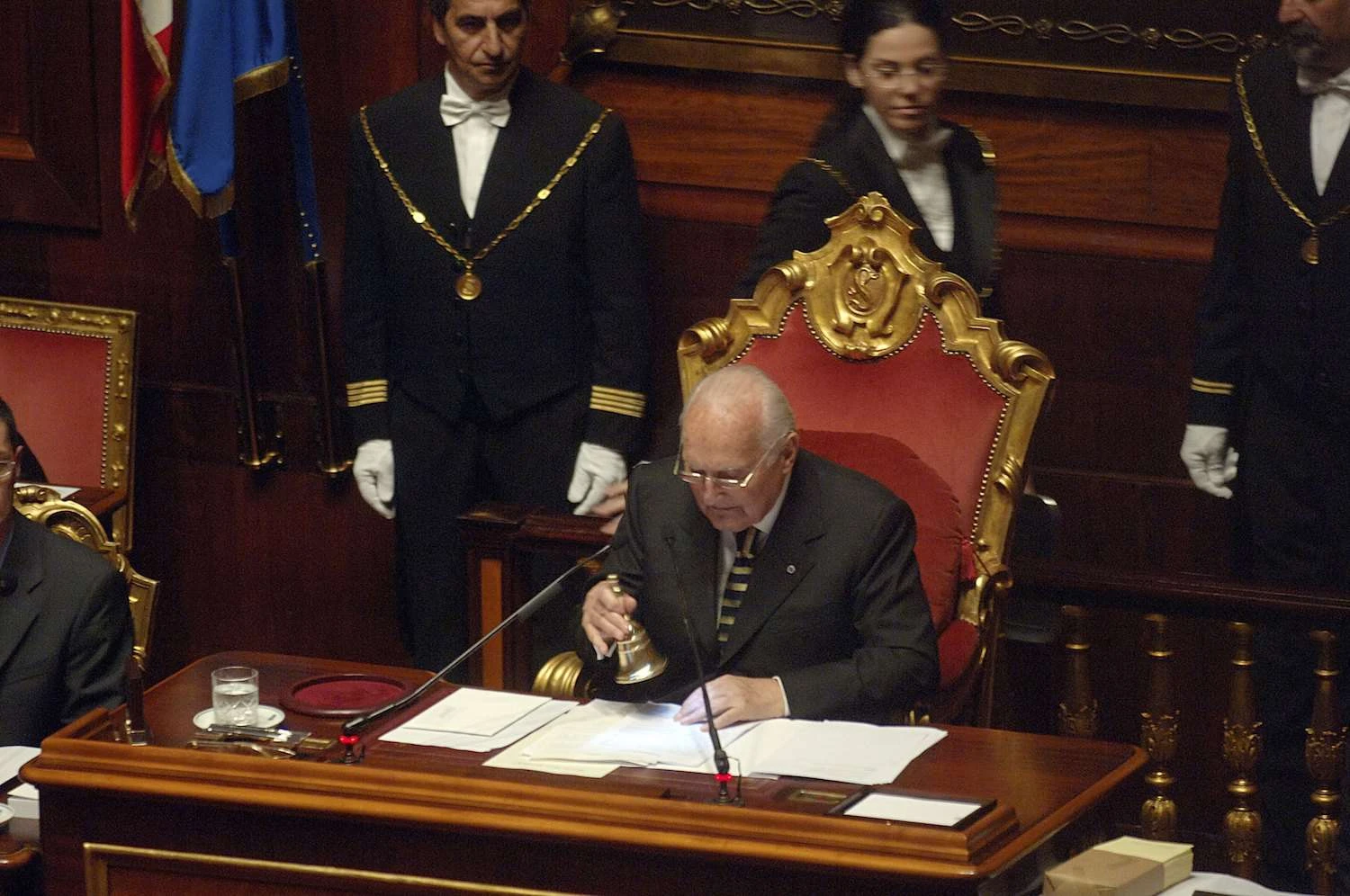 رئیس جمهور اسکار لوئیجی اسکالفارو جلسه افتتاحیه پارلمان را آغاز کرد.