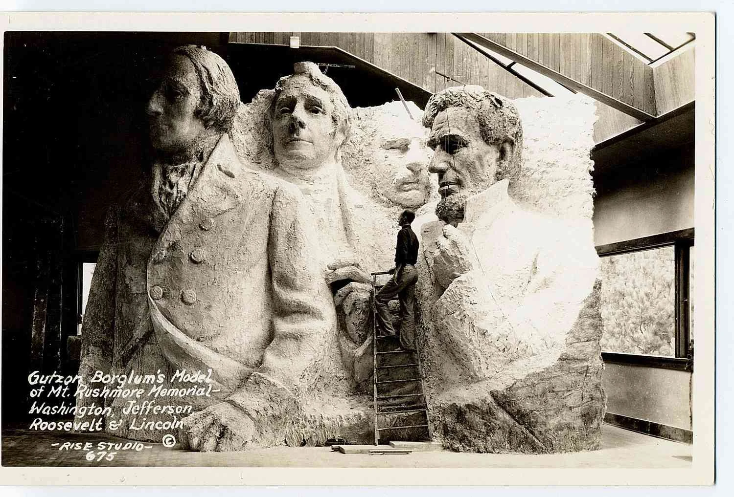 مدل مقیاس کوه راشمور