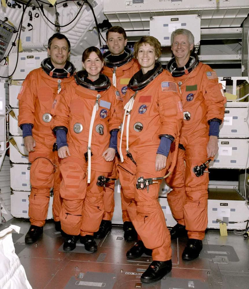 گروه STS-93 میشل توگینی، کاترین کدی کولمن، جفری اشبی، آیلین کالینز، استفان هاولی