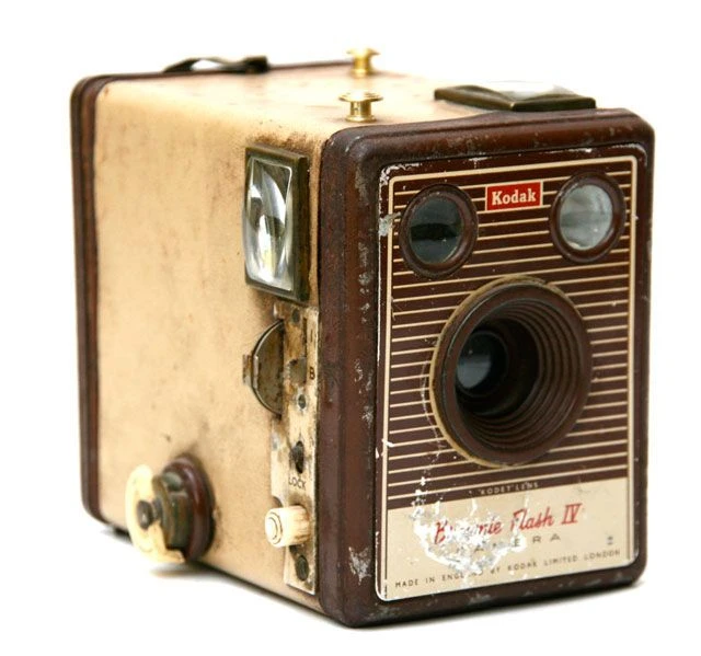 Kodak Brownie Flash IV - S