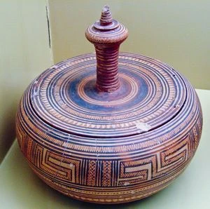 پیکسیز با درپوش 750 قبل از میلاد