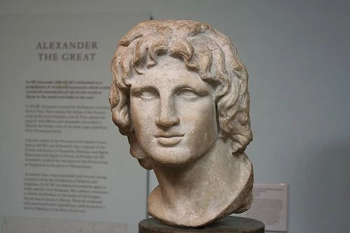 تندیس مرمرین اسکندر مقدونی در موزه بریتانیا