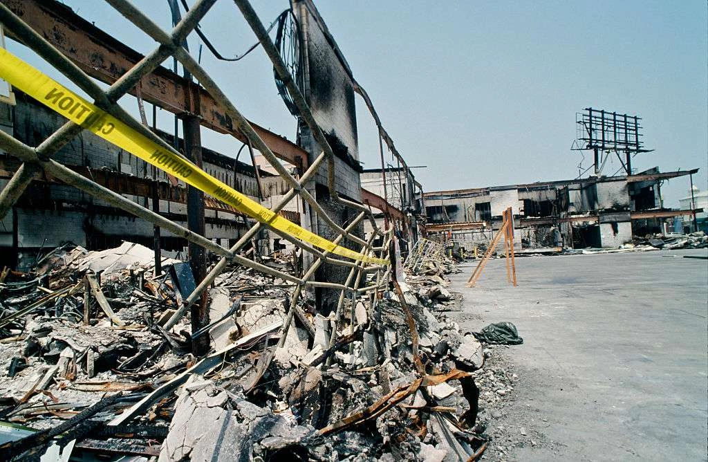 تایم لاین رویدادهای جهانی در دهه 1990 - 1992